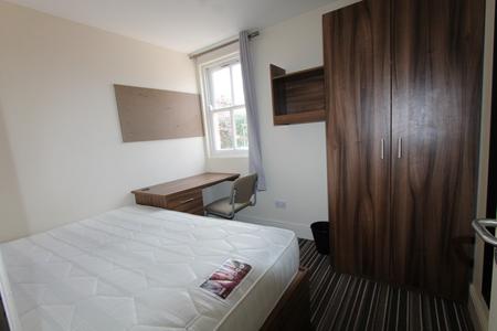Room George Street in Royal Leamington Spa