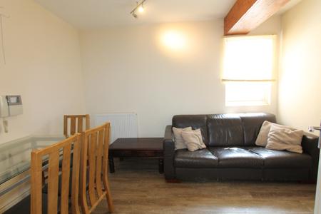 Room George Street in Royal Leamington Spa