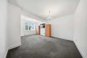 Flat Streatham High Road in Greater London