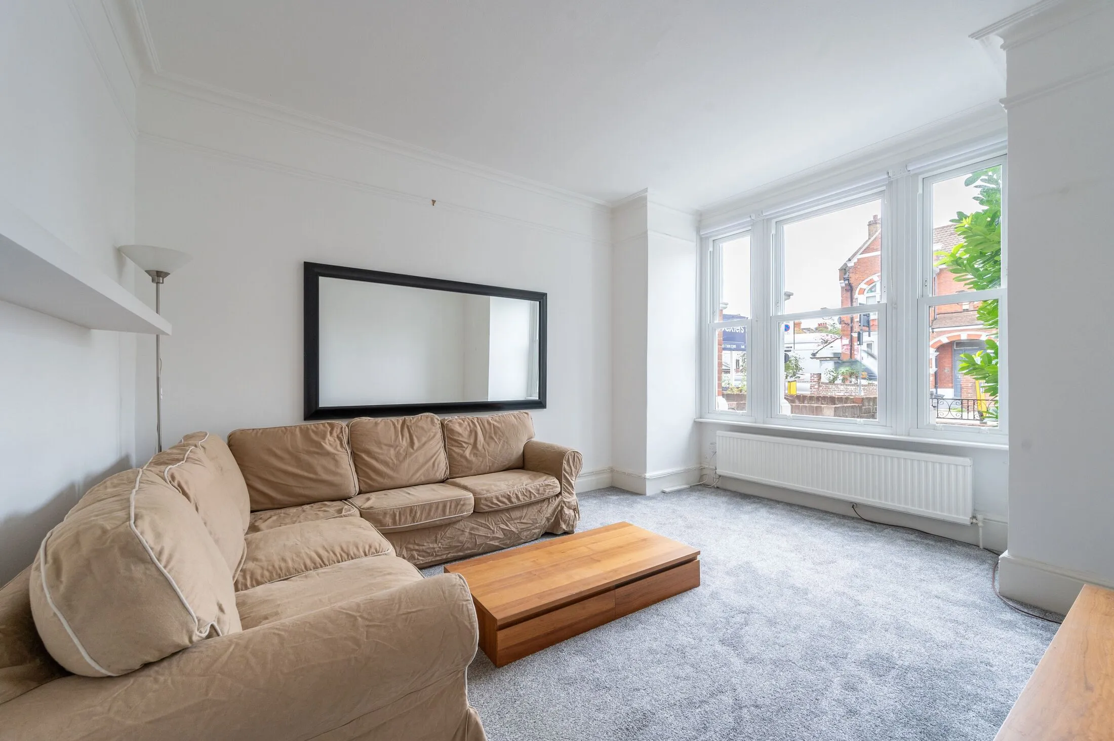 Flat Fulham Palace Road in Greater London