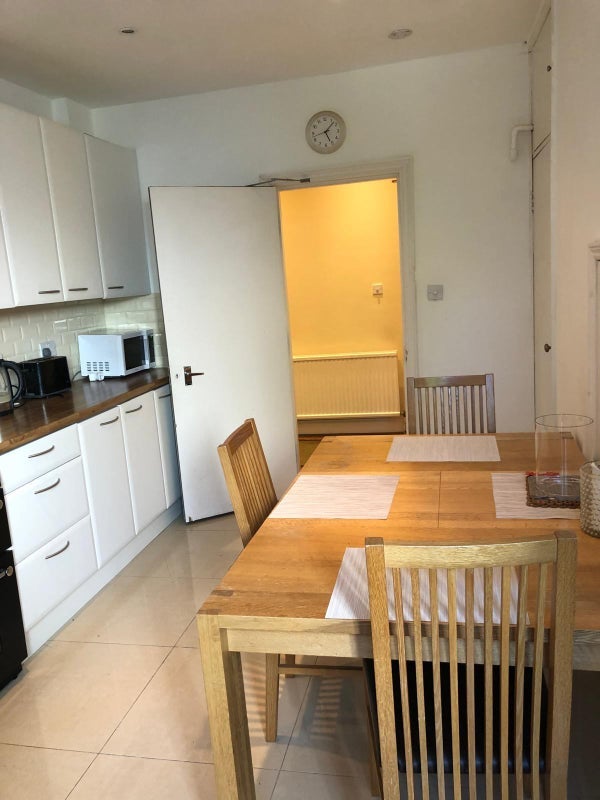 Room Grantully Road in City of Westminster