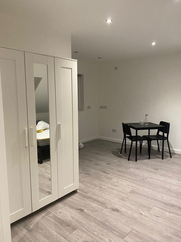 Room Five Acres in Crawley