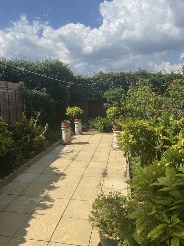 Room Eversleigh Road in Greater London