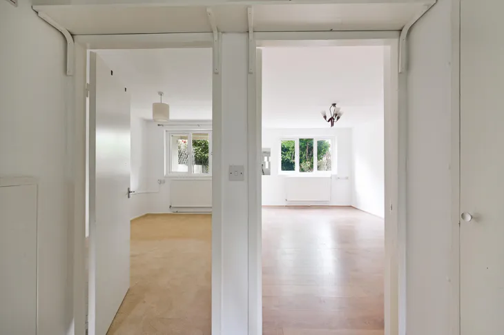 Flat Wynford Road in Greater London