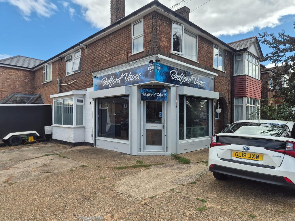 Flat London Road in Bedford