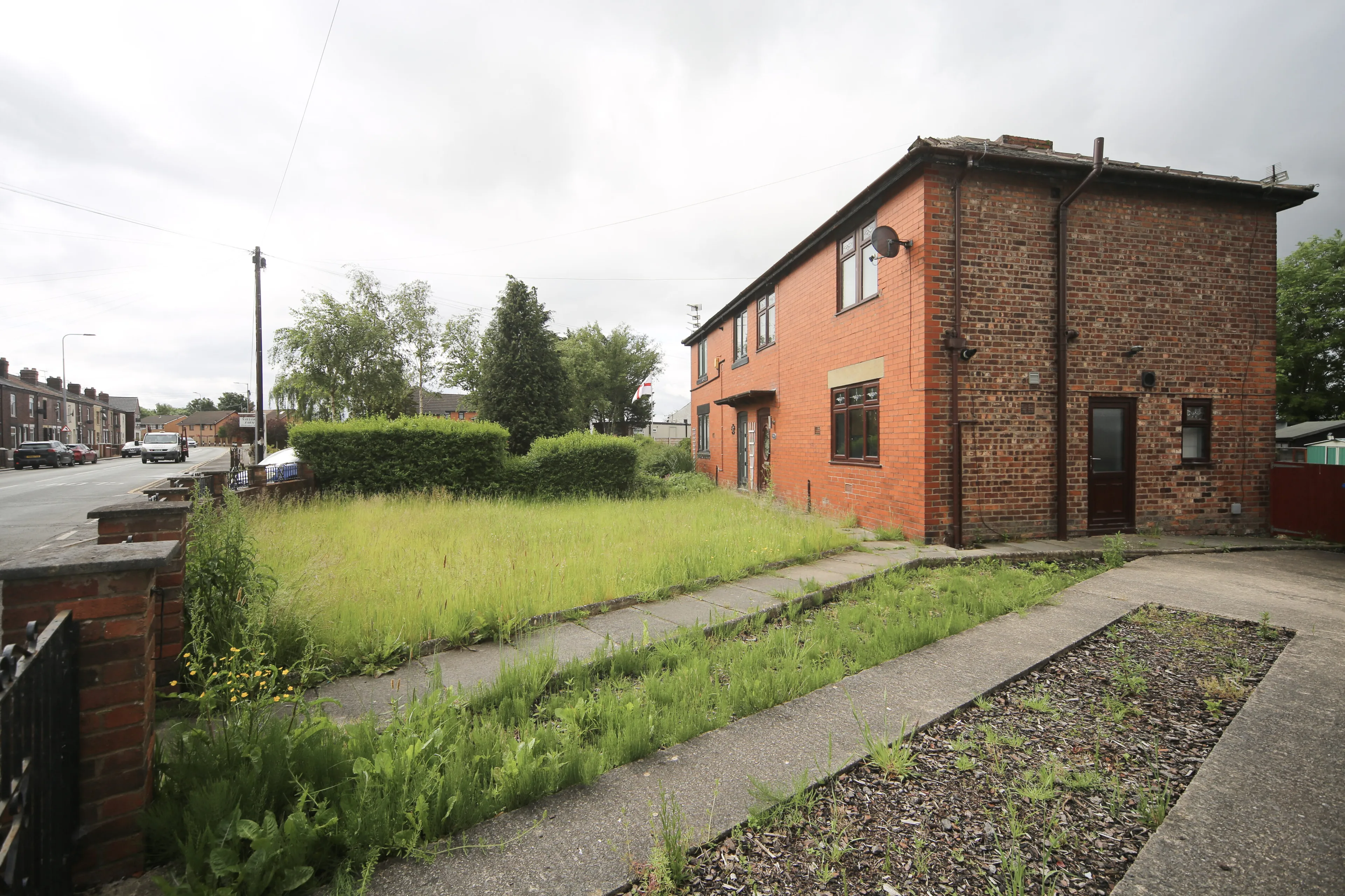 House Bickershaw Lane in Hindley