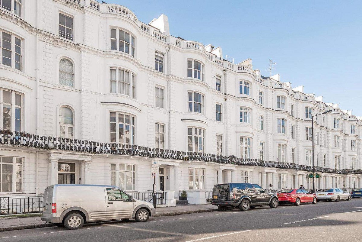 Flat Gloucester Terrace in City of Westminster