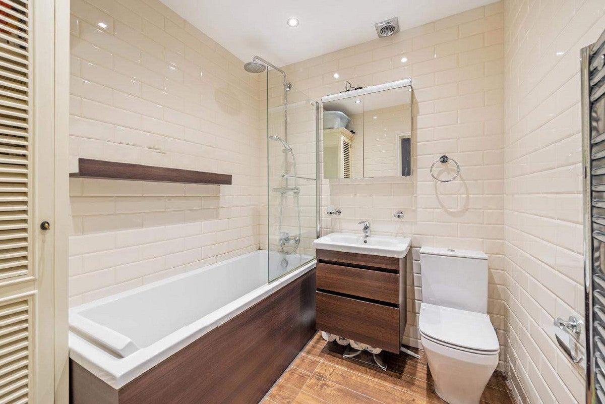 Flat Gloucester Terrace in City of Westminster