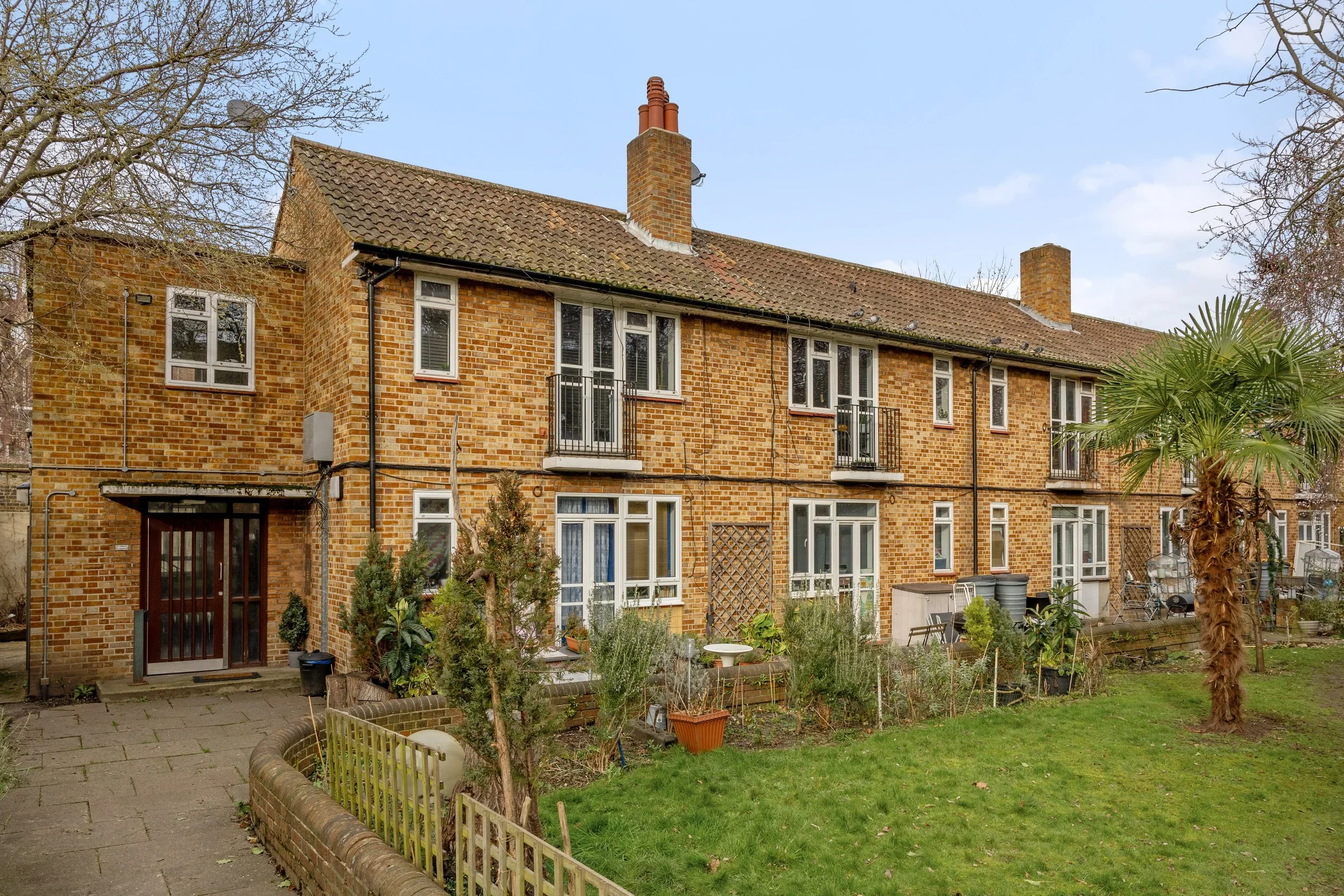 Flat Brighton Terrace in Greater London