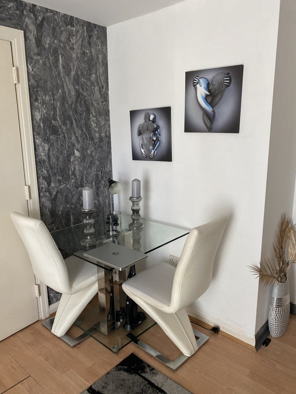 Flat Chatsworth Road in Greater London