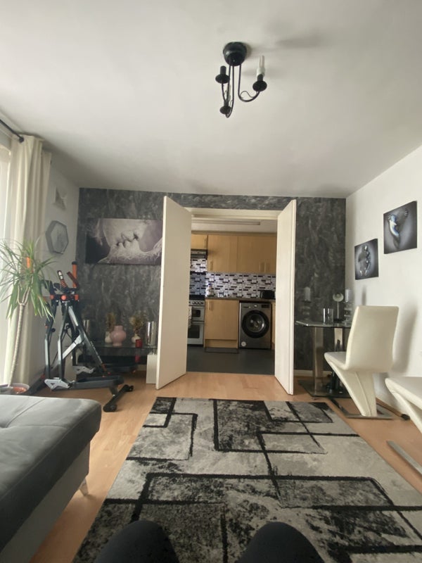 Flat Chatsworth Road in Greater London