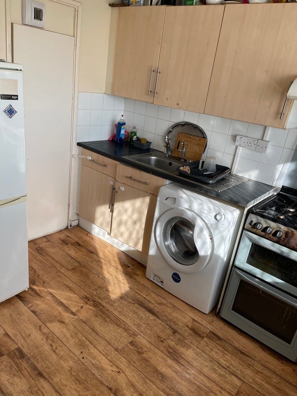 Room Curtis Way in Greater London