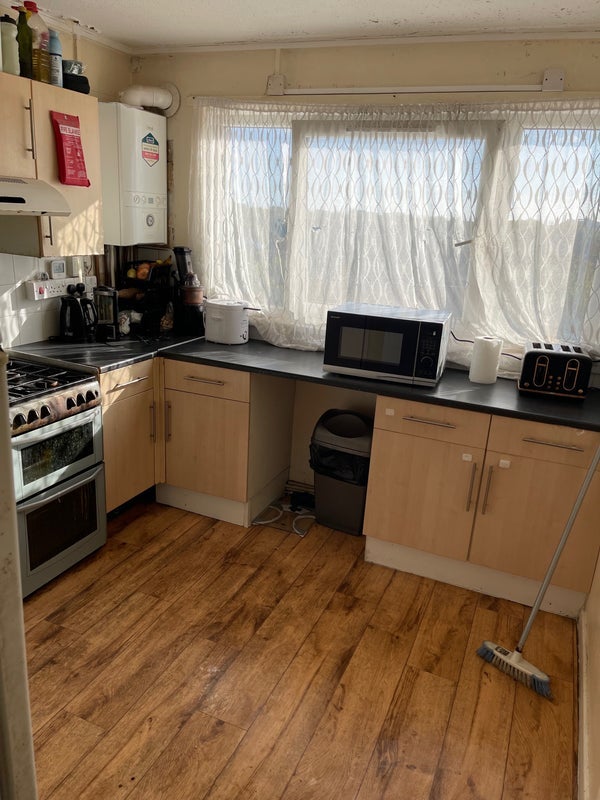 Room Curtis Way in Greater London