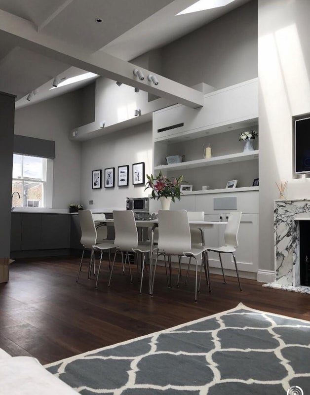 Flat Fernshaw Road in Greater London
