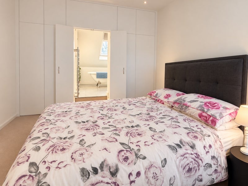 Room Wavertree Road in Greater London