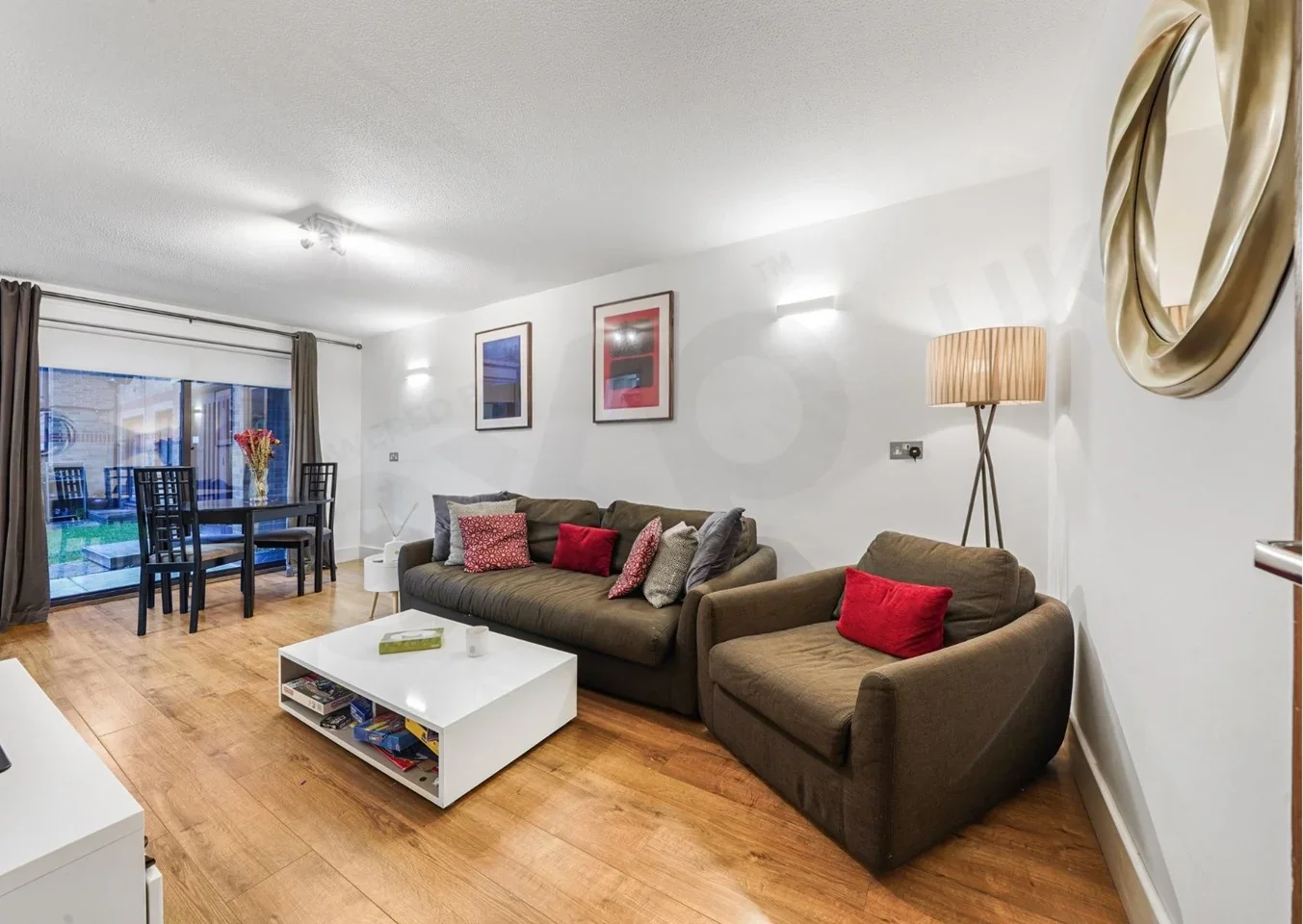 Flat Deanery Close in Greater London