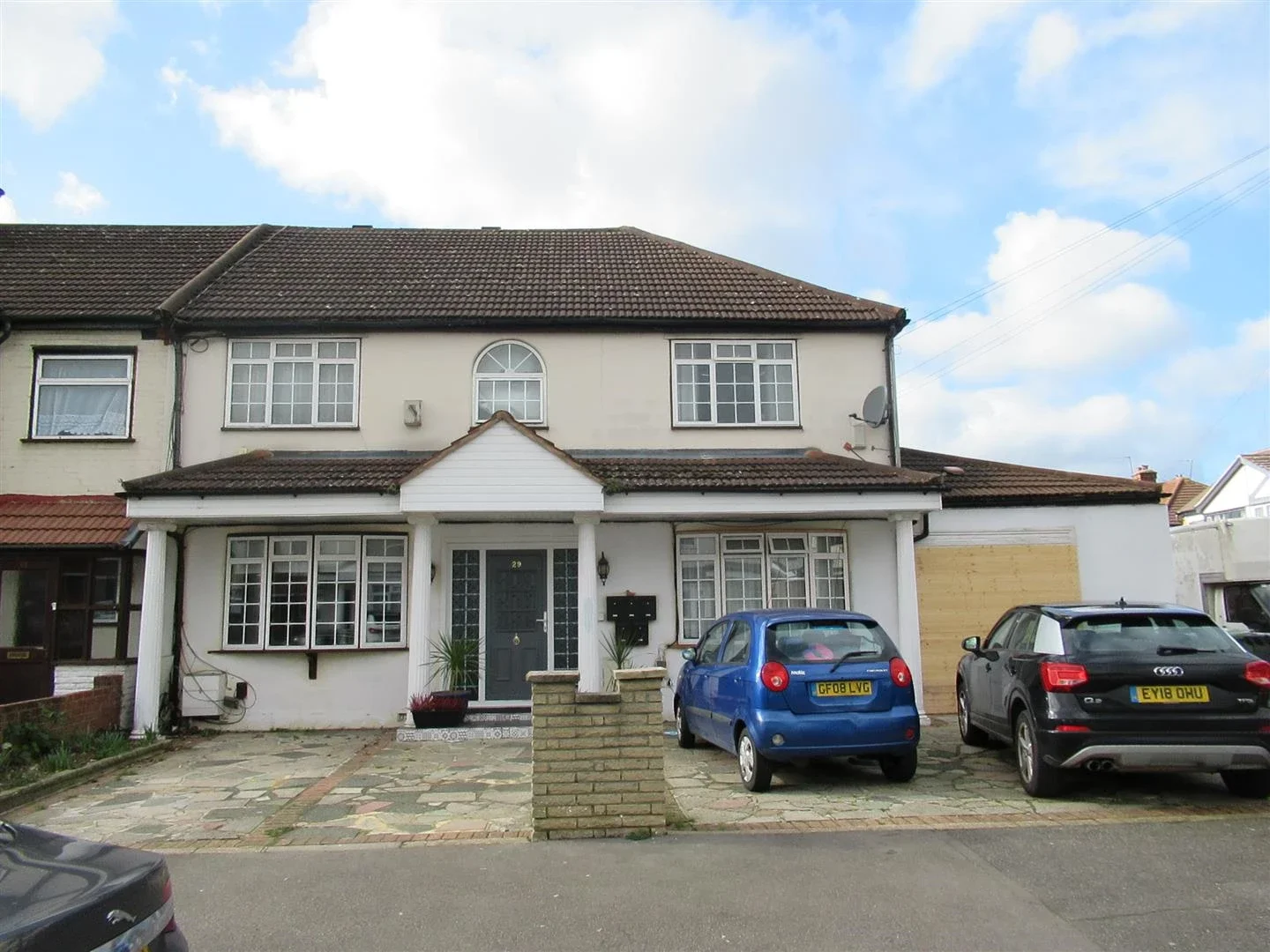 Flat Edward Avenue in Greater London