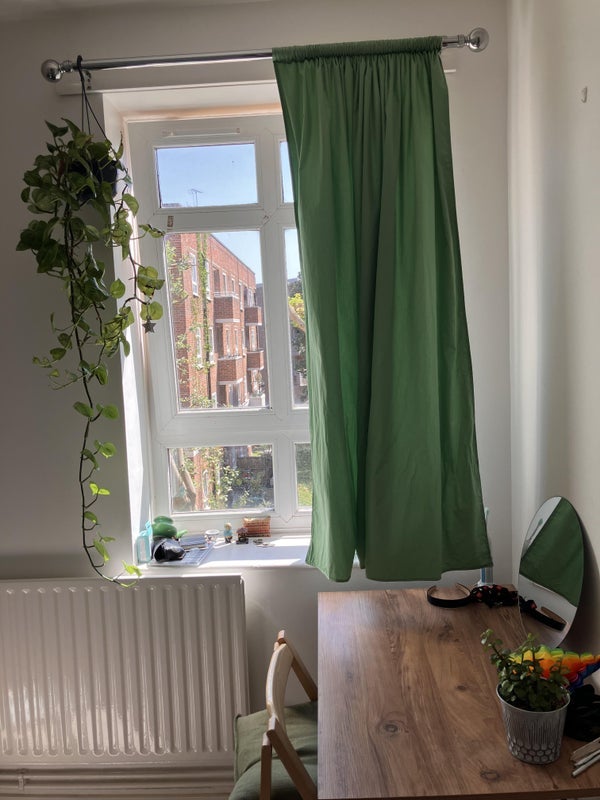 Room Mead Place in Greater London