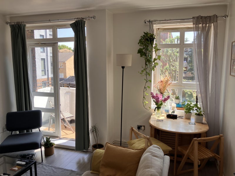 Room Mead Place in Greater London