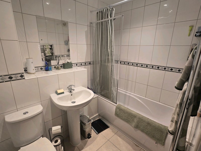 House Willow Tree Close in Greater London