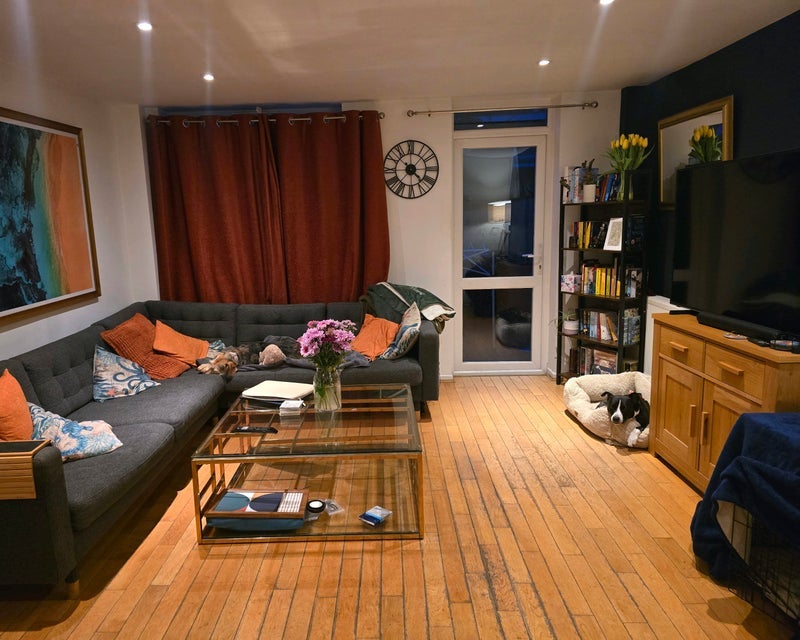 House Willow Tree Close in Greater London