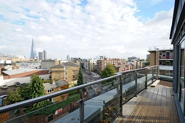 Flat Webber Street in Greater London