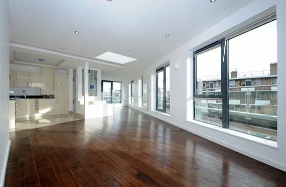 Flat Webber Street in Greater London