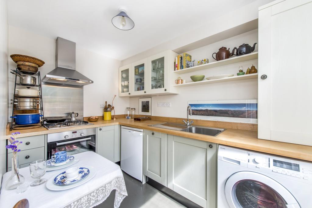 Flat Railton Road in Greater London