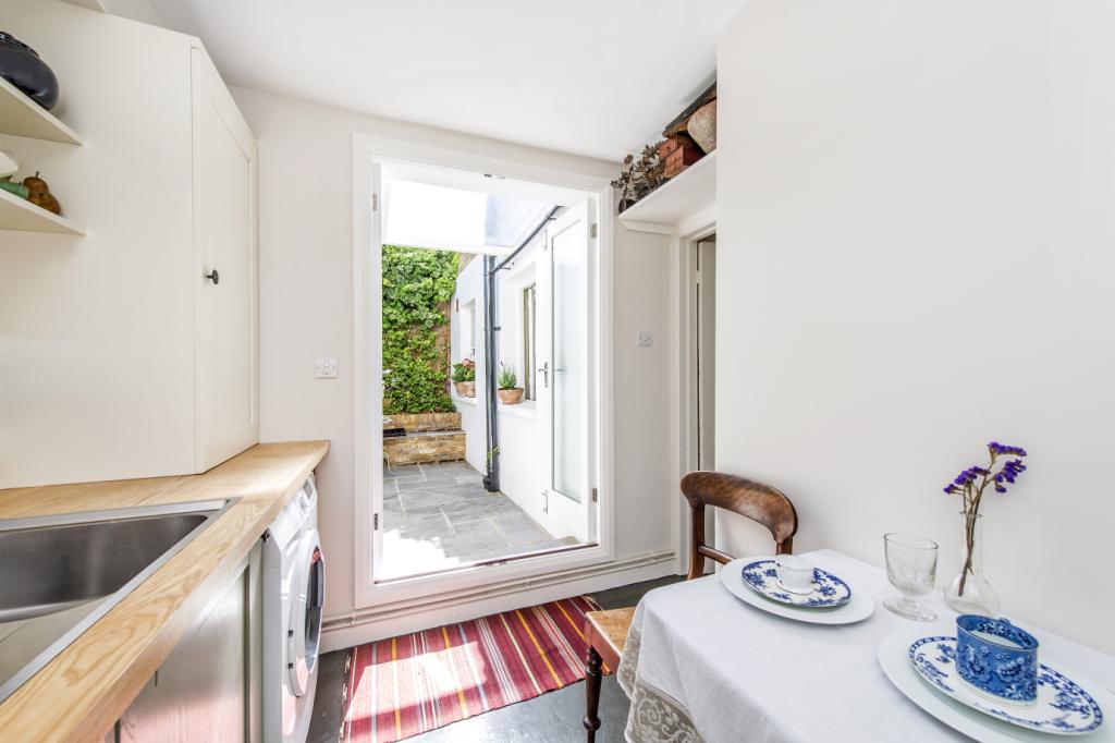 Flat Railton Road in Greater London