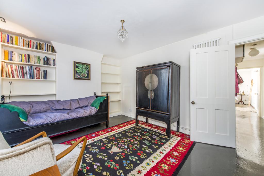 Flat Railton Road in Greater London