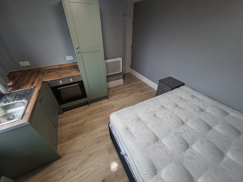 Room Turnhouse Road in Birmingham