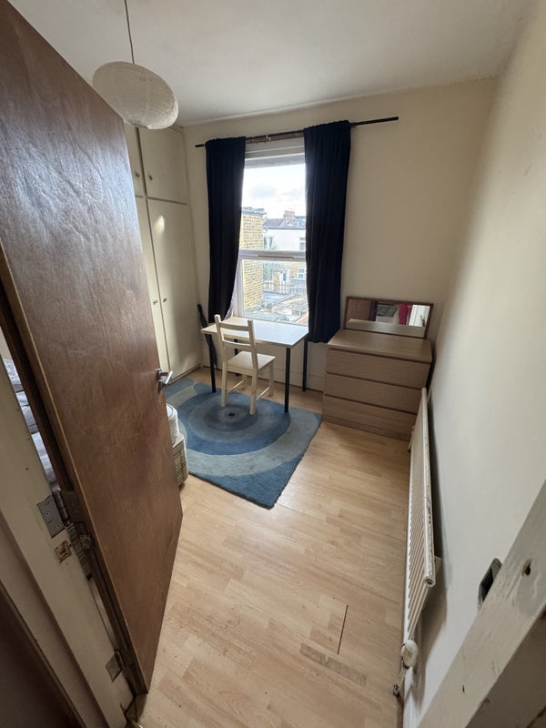 Room Harringay Road in Greater London