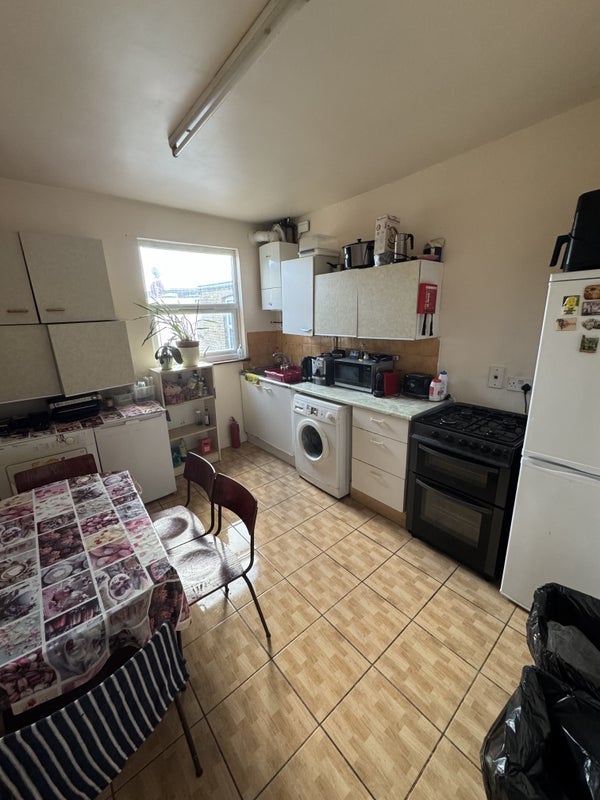 Room Harringay Road in Greater London