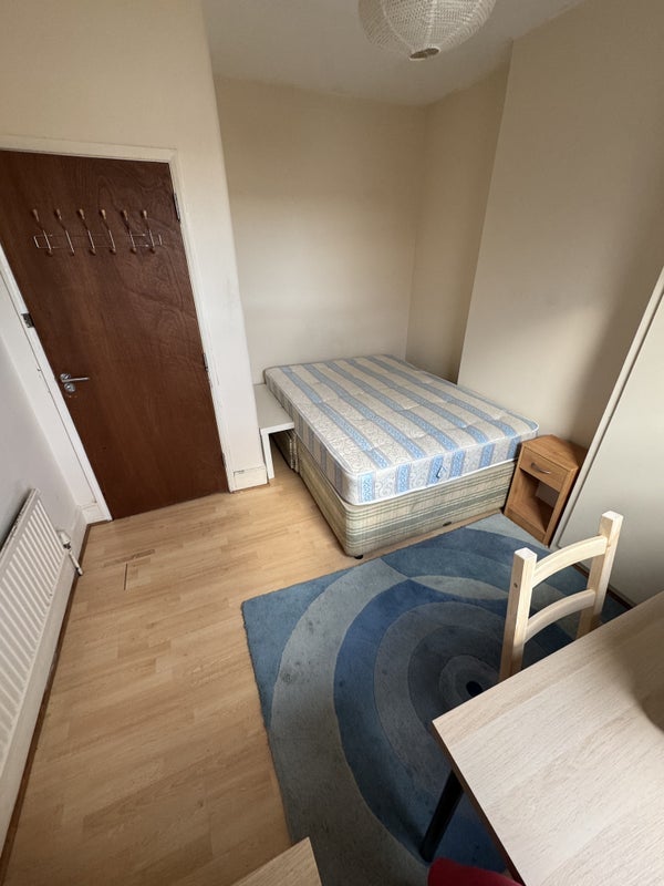Room Harringay Road in Greater London