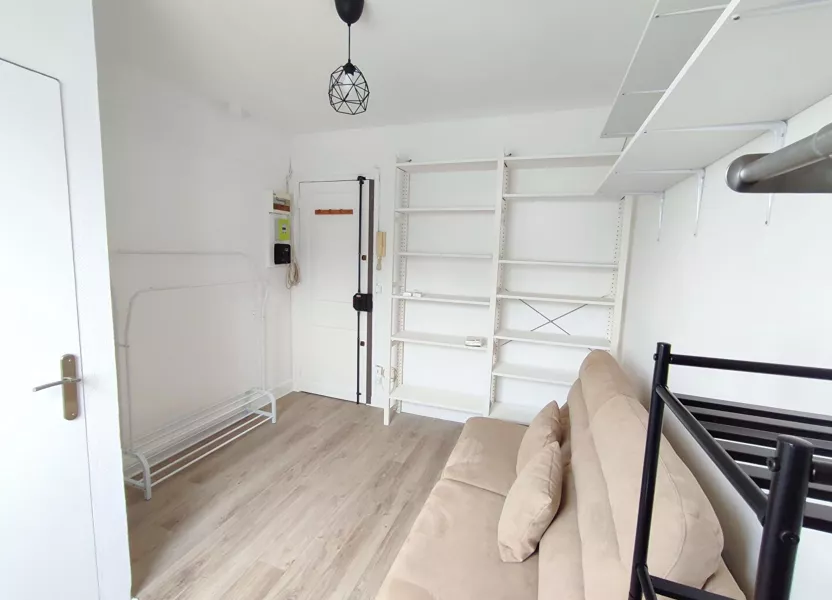 Appartement Rue Louis Blanc à Paris