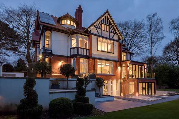 House Alan Drive in Trafford