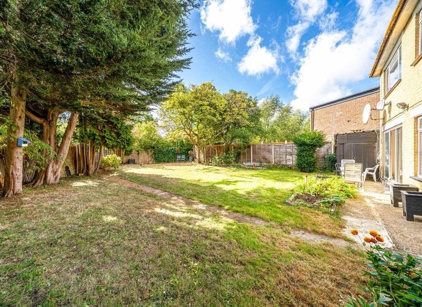 House Longford Close in Greater London