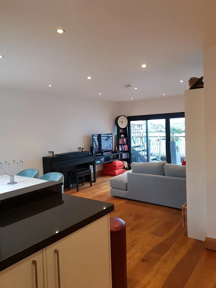 Flat Norman Street in Greater London