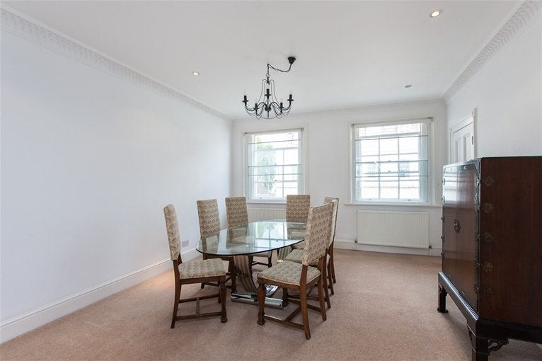 Flat Strathearn Place in City of Westminster