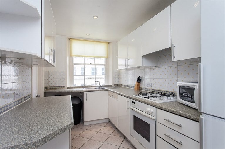 Flat Strathearn Place in City of Westminster