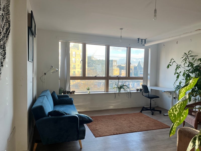 Room Mint Street in Greater London