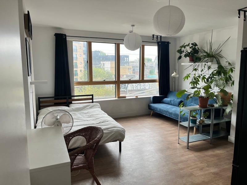 Room Mint Street in Greater London