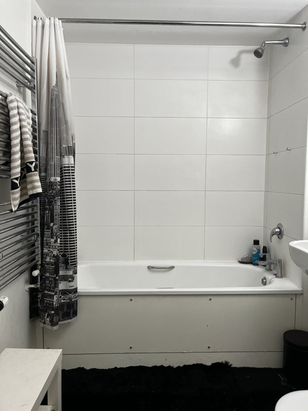 Room Mint Street in Greater London