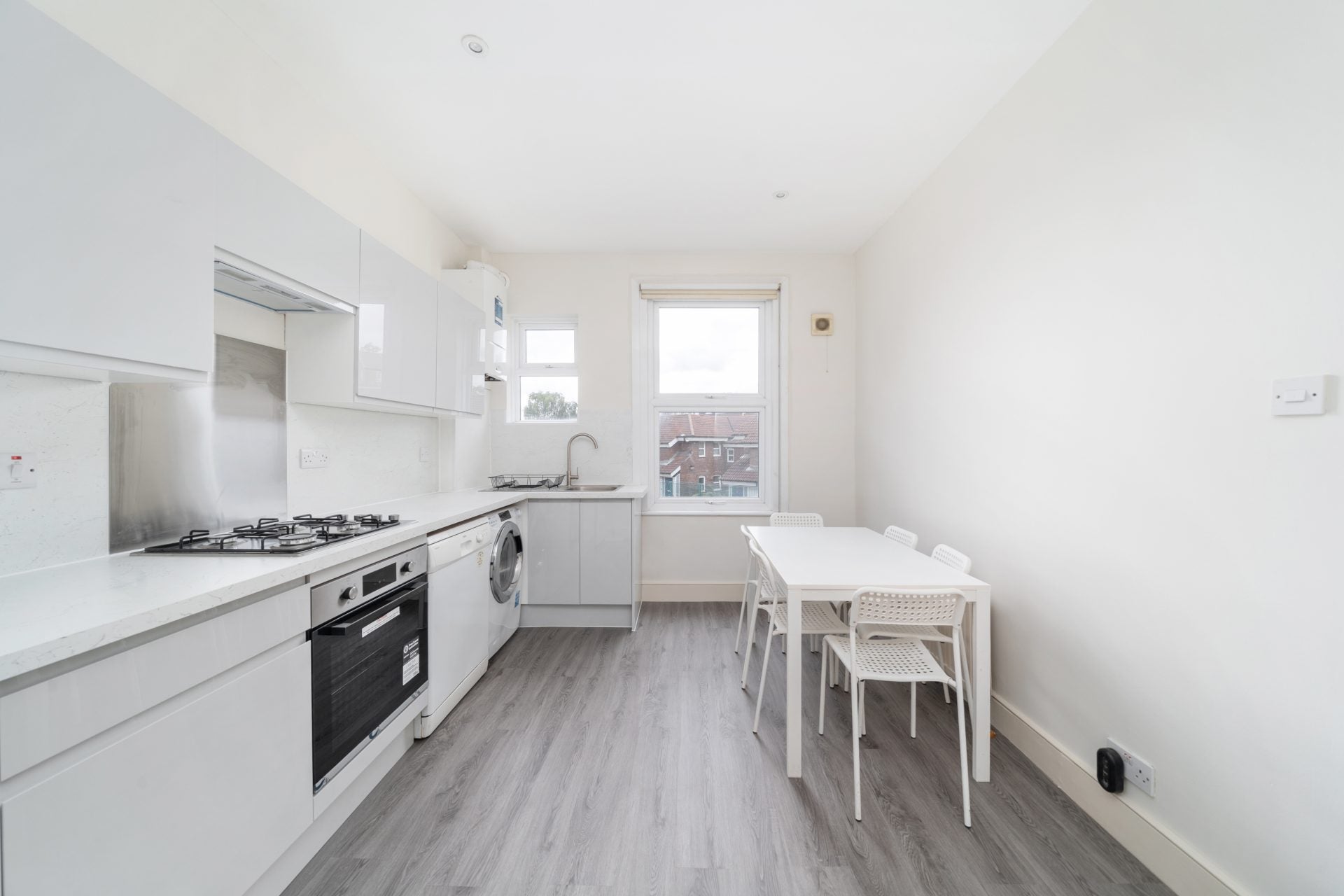 Flat Lavender Hill in Greater London