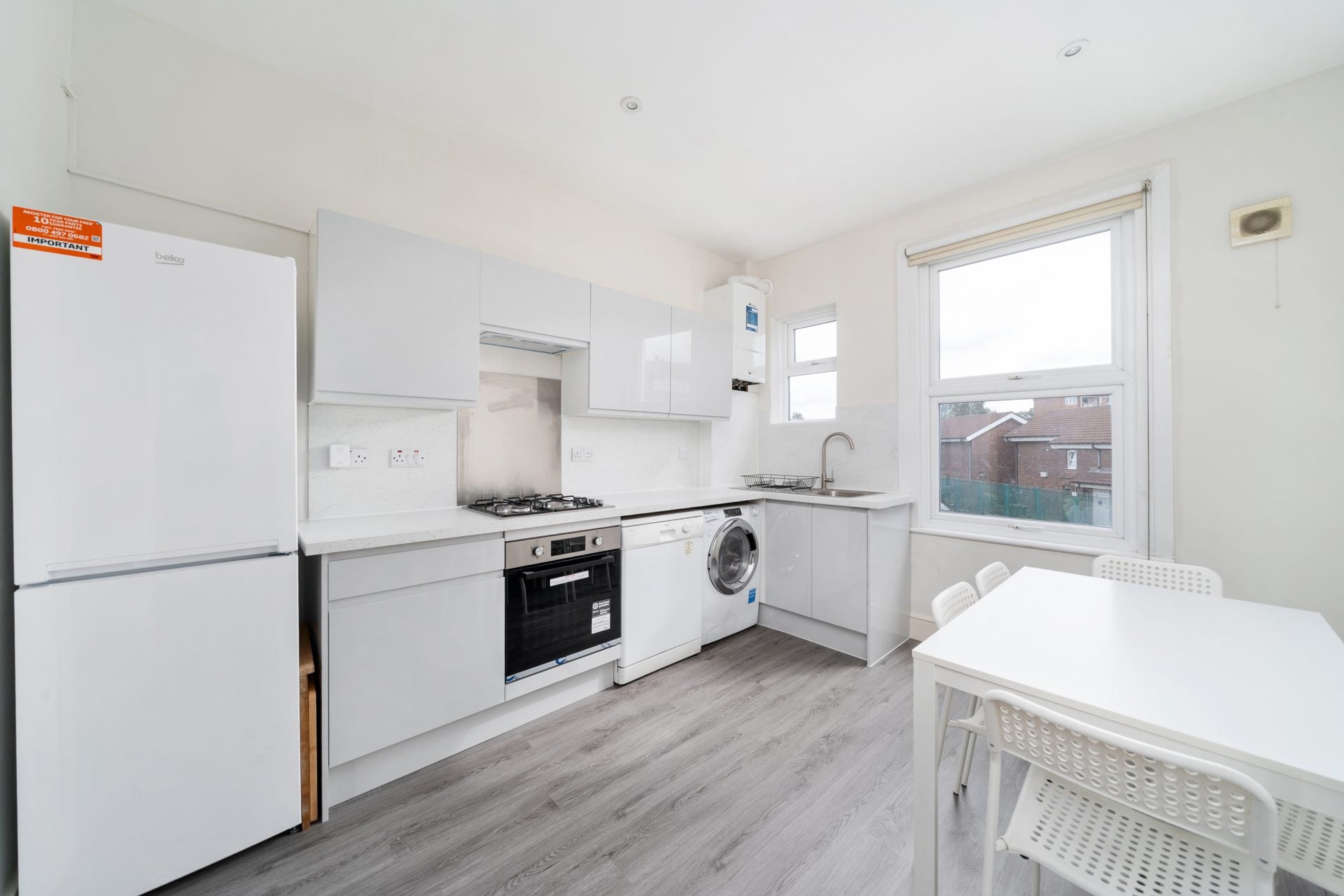 Flat Lavender Hill in Greater London