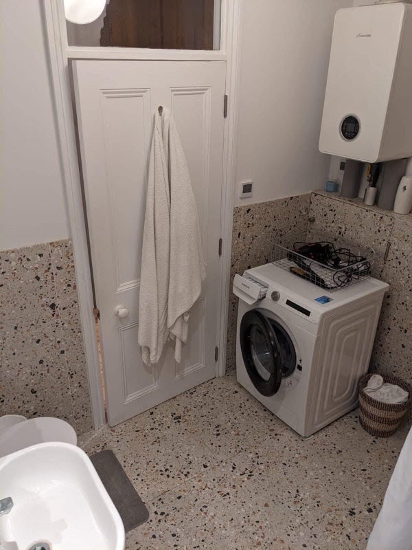 Room Belsize Lane in Greater London