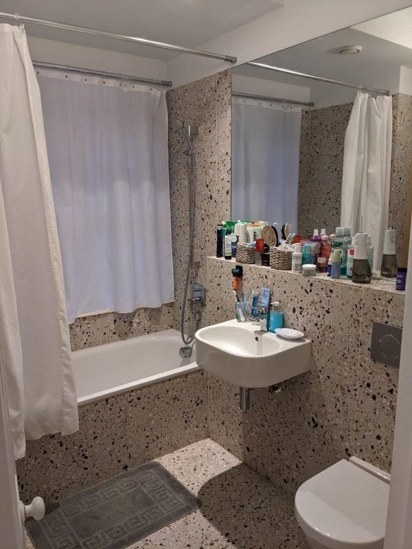 Room Belsize Lane in Greater London
