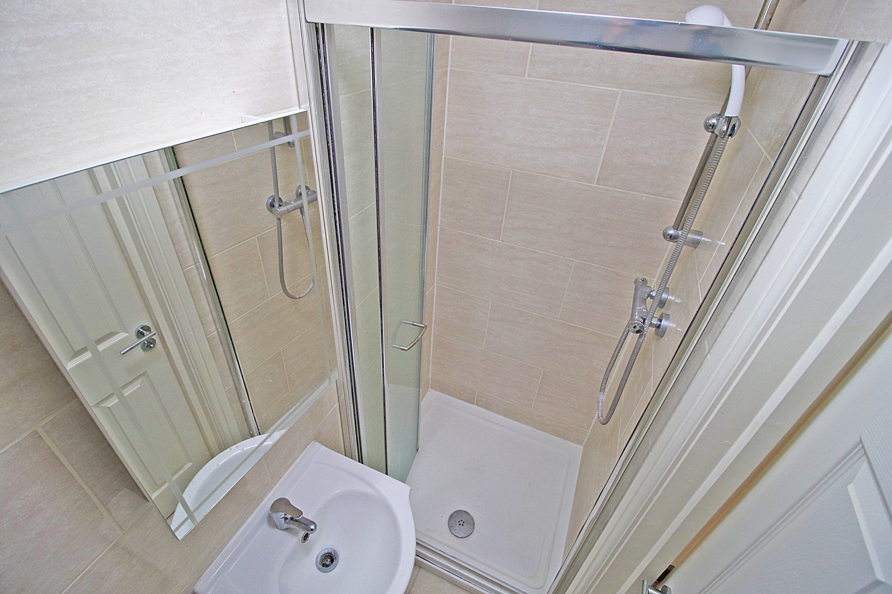 Room Goldington Road in Bedford