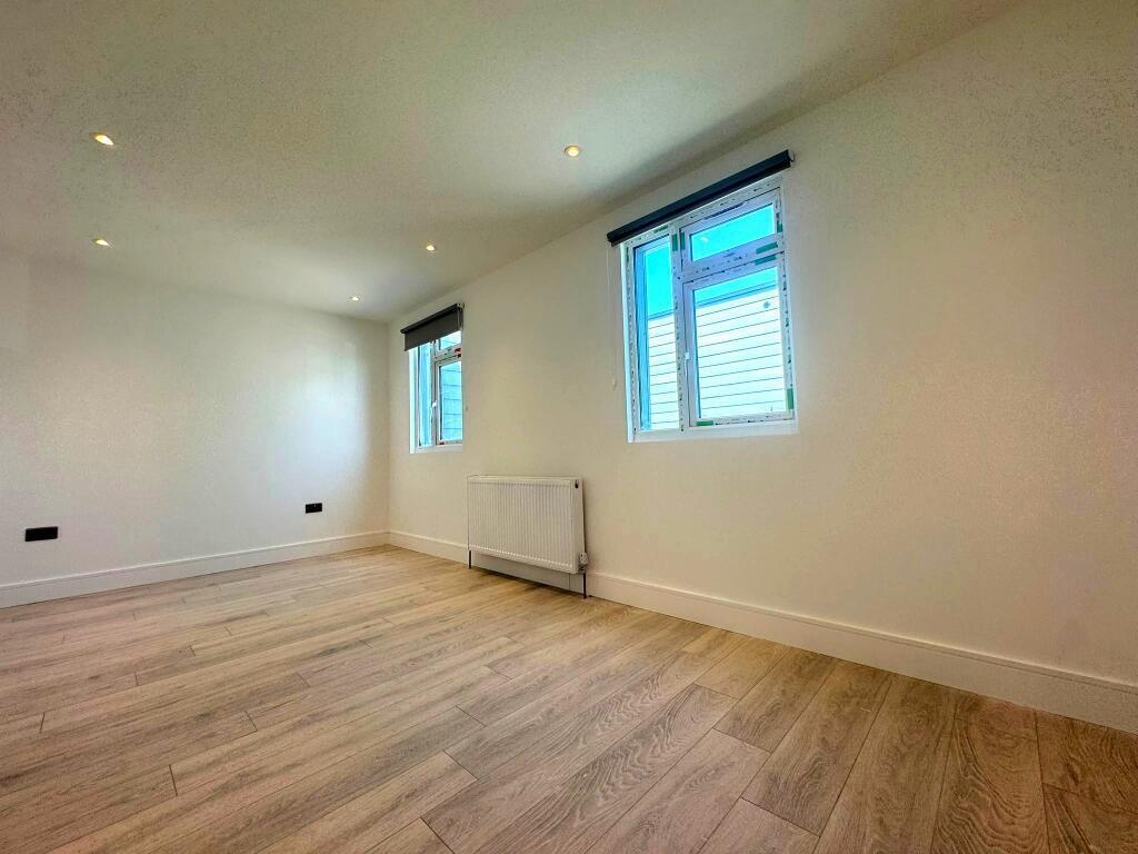 Flat London Road in Swanley