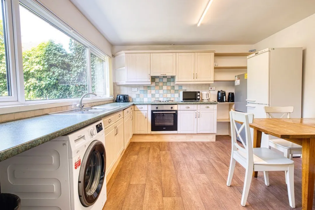 Room Somner Close in Canterbury